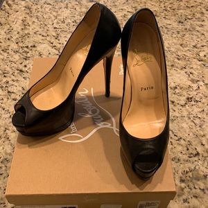 IUC Authentic Christian Louboutin Leather Heels
